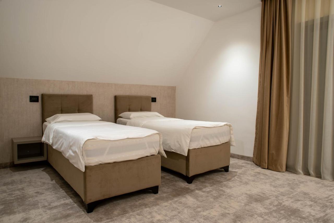 Hotel Roman Maramures - Ski & Spa Resort Statjunea Borsa Ngoại thất bức ảnh