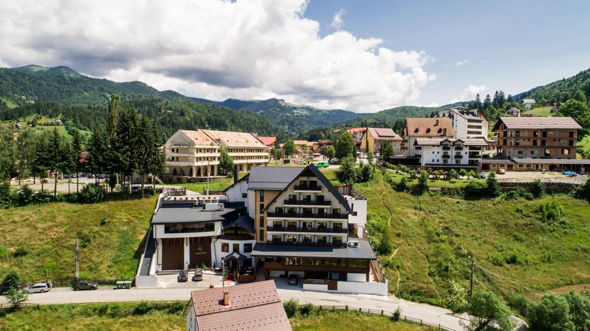 Hotel Roman Maramures - Ski & Spa Resort Statjunea Borsa Ngoại thất bức ảnh